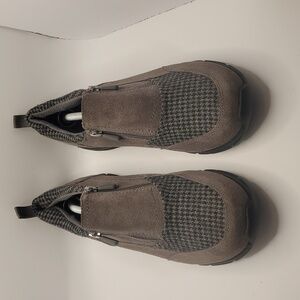 Land's End Womens All Weather Insulated Suede Leather Zip Moc Shoes Sz 11 EUC